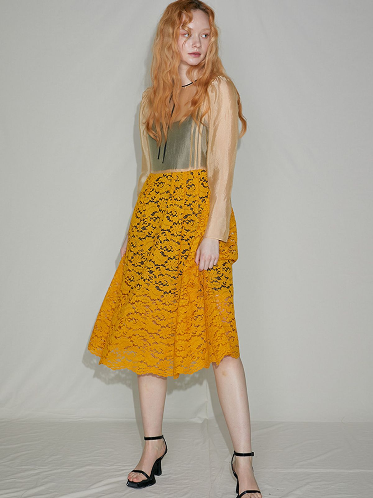 쏘리, 투 머치 러브(SORRY, TOO MUCH LOVE) Pintuck Lace Oganza Dress_Yellow