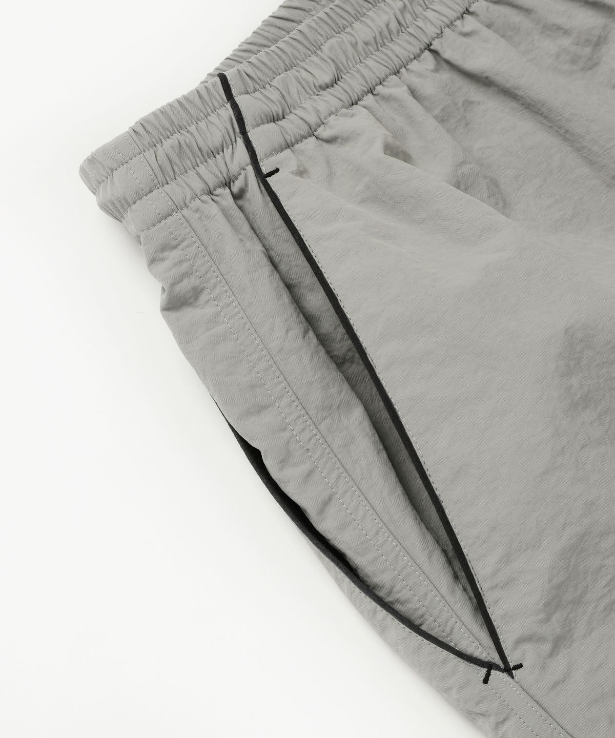 프리즘웍스(FRIZMWORKS) NYLON WINDY SHORTS _ GRAY