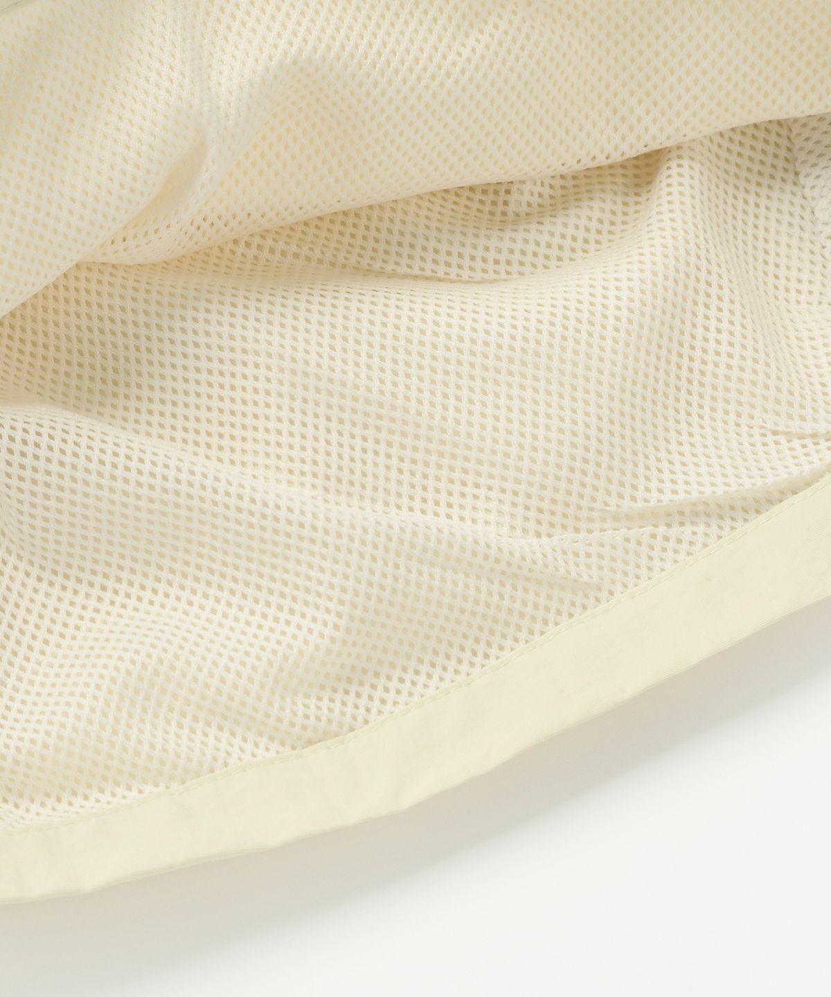 프리즘웍스(FRIZMWORKS) NYLON WINDY SHORTS _ IVORY