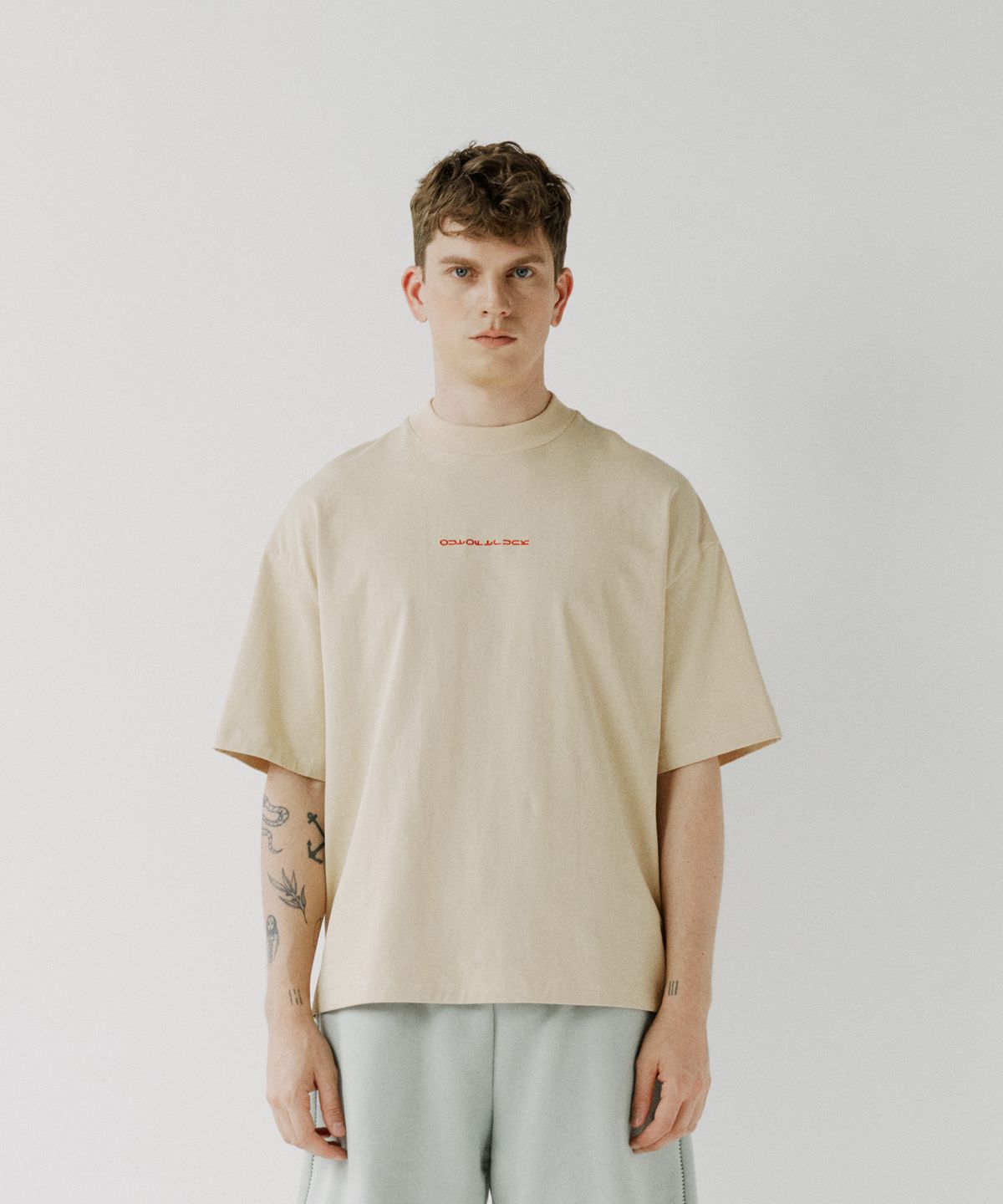 아웃 오브 트렁크(OUT OF TRUNK) OOT Basic Tee (Beige)