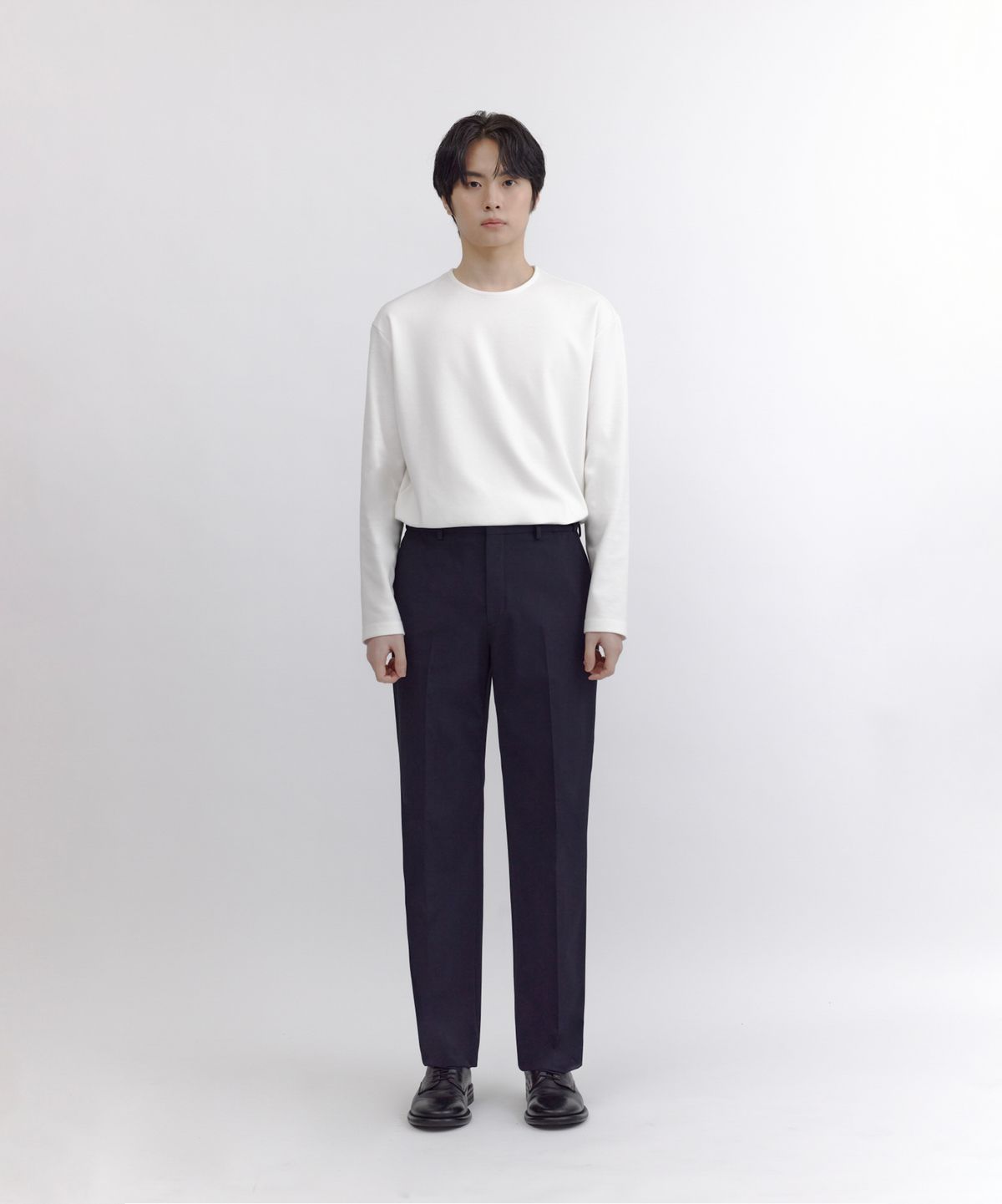 넌블랭크(NONBLANK) [SAINT YEAR] 세미 오버 핏 셋업 수트_NAVY