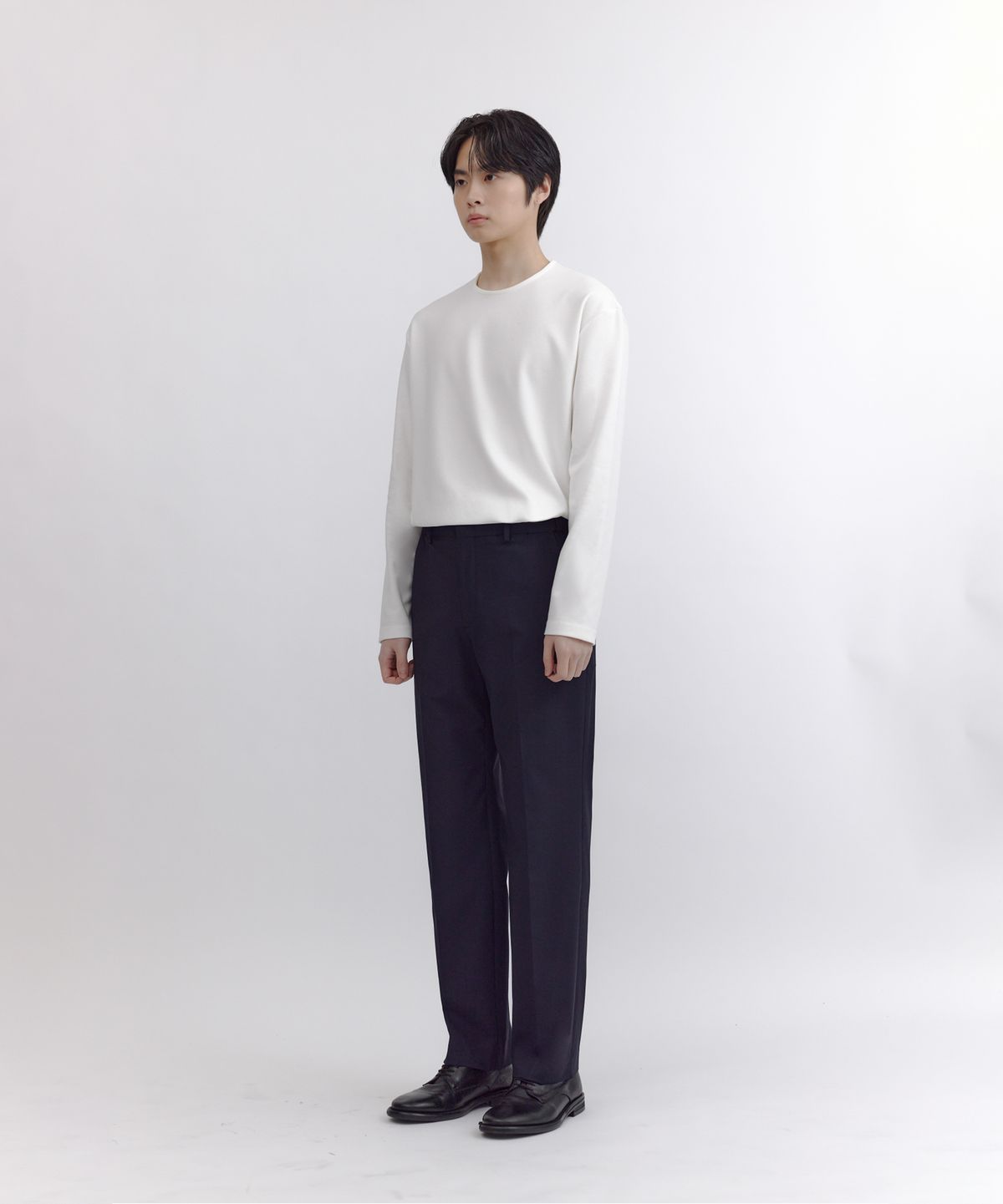넌블랭크(NONBLANK) [SAINT YEAR] 세미 오버 핏 셋업 수트_NAVY
