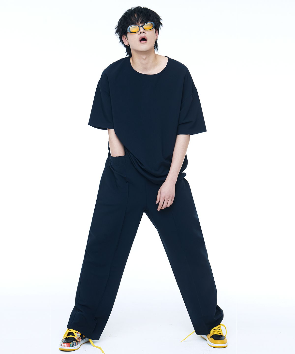 씨웨어 바이 더 지니어스(C WEAR BY THE GENIUS) 릴랙스드 핏 우븐 티셔츠 네이비