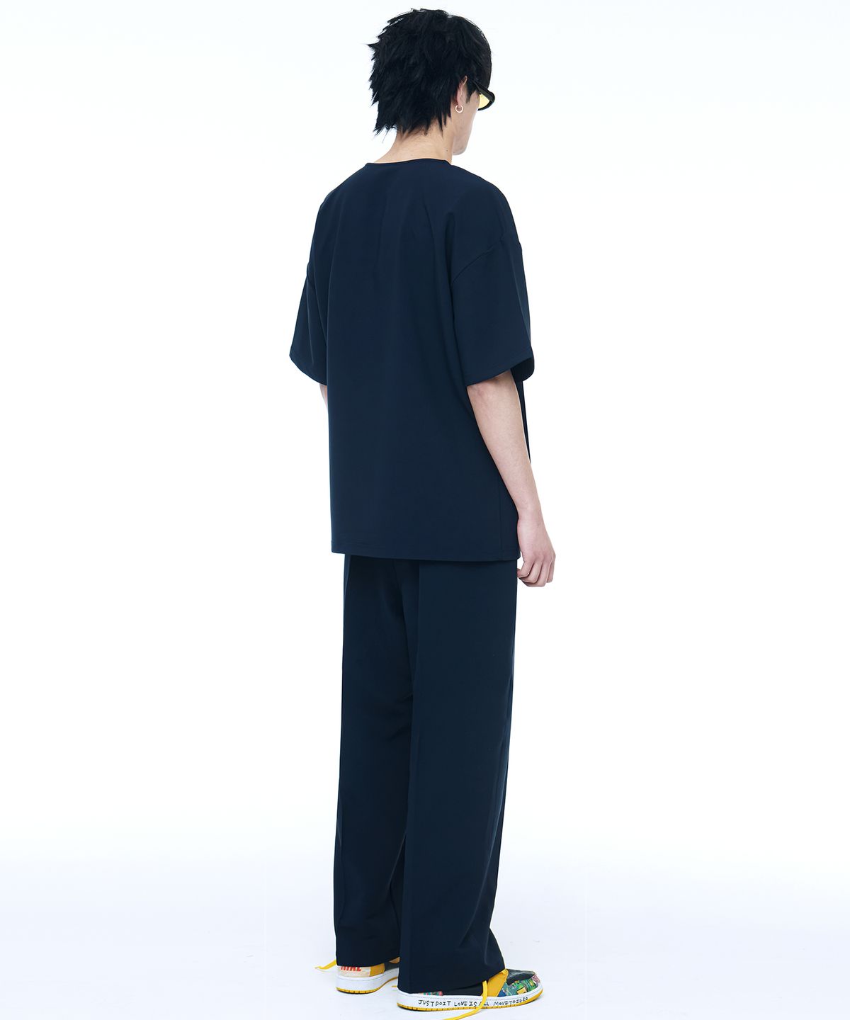 씨웨어 바이 더 지니어스(C WEAR BY THE GENIUS) 릴랙스드 핏 우븐 티셔츠 네이비