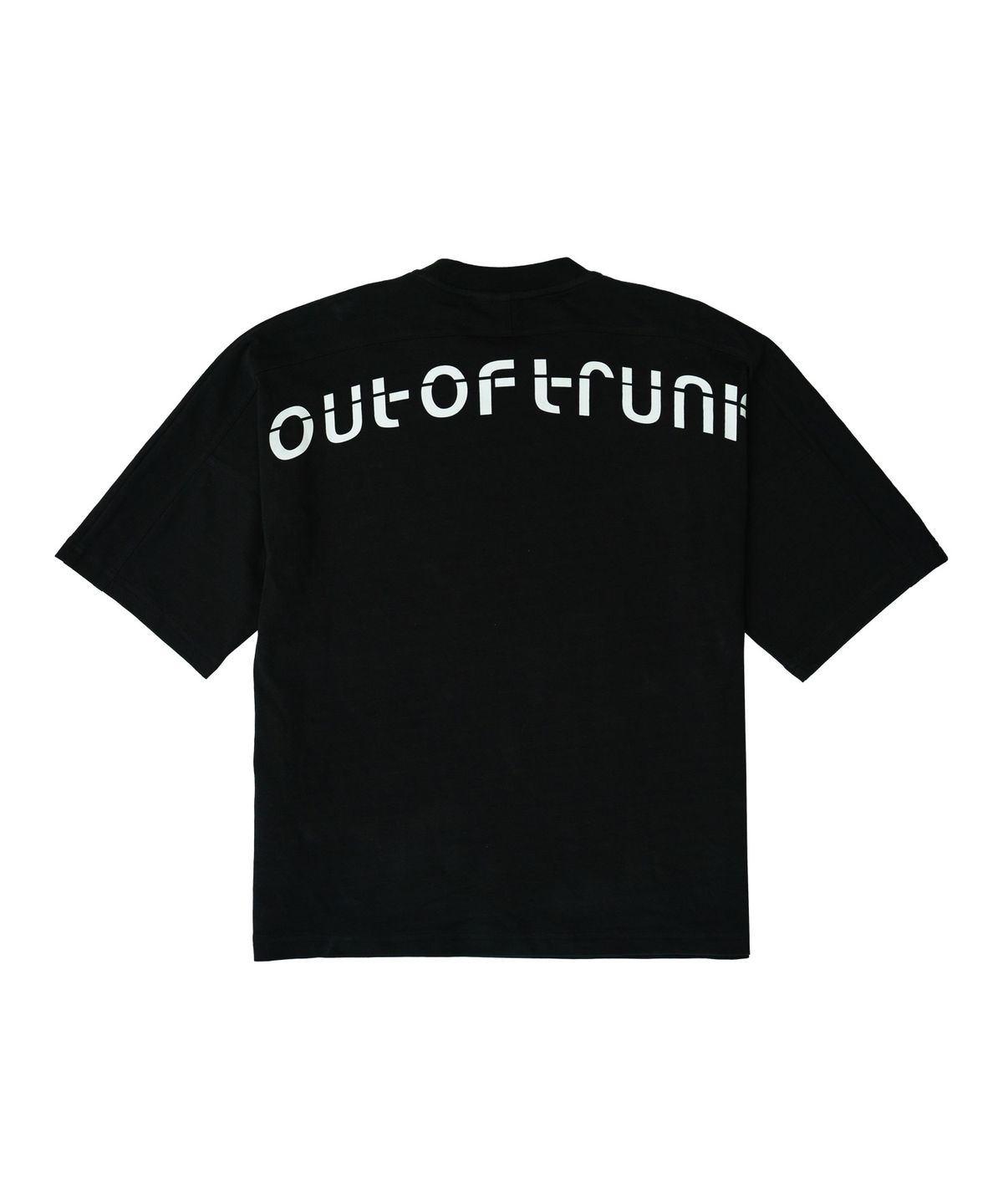 아웃 오브 트렁크(OUT OF TRUNK) Matrix Logo Tee (Black)