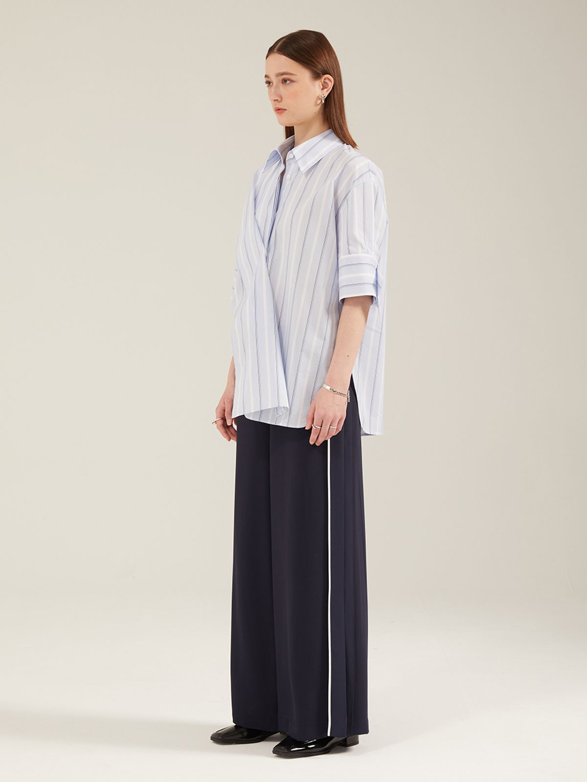 르이엘(LE YIEL) Wide Slit Pants_Navy 와이드 슬릿 팬츠_네이비