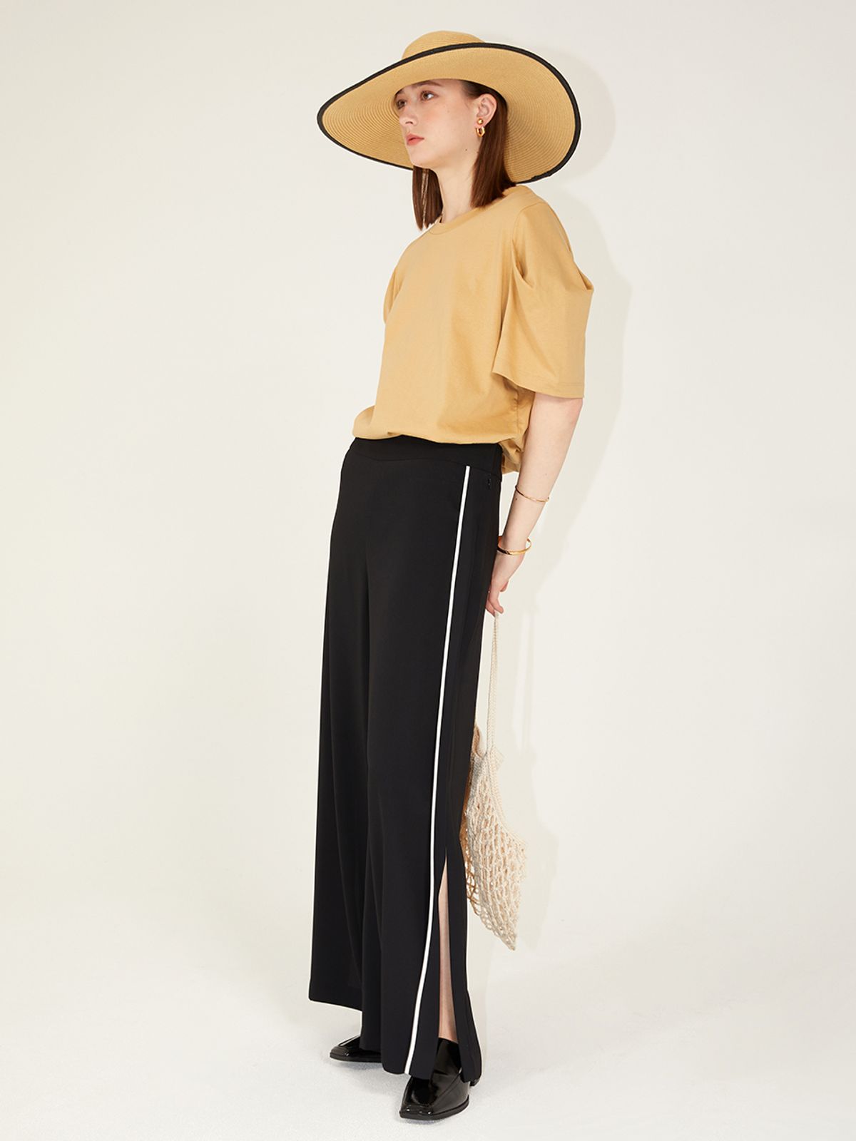 르이엘(LE YIEL) Wide Slit Pants_Black 와이드 슬릿 팬츠_블랙