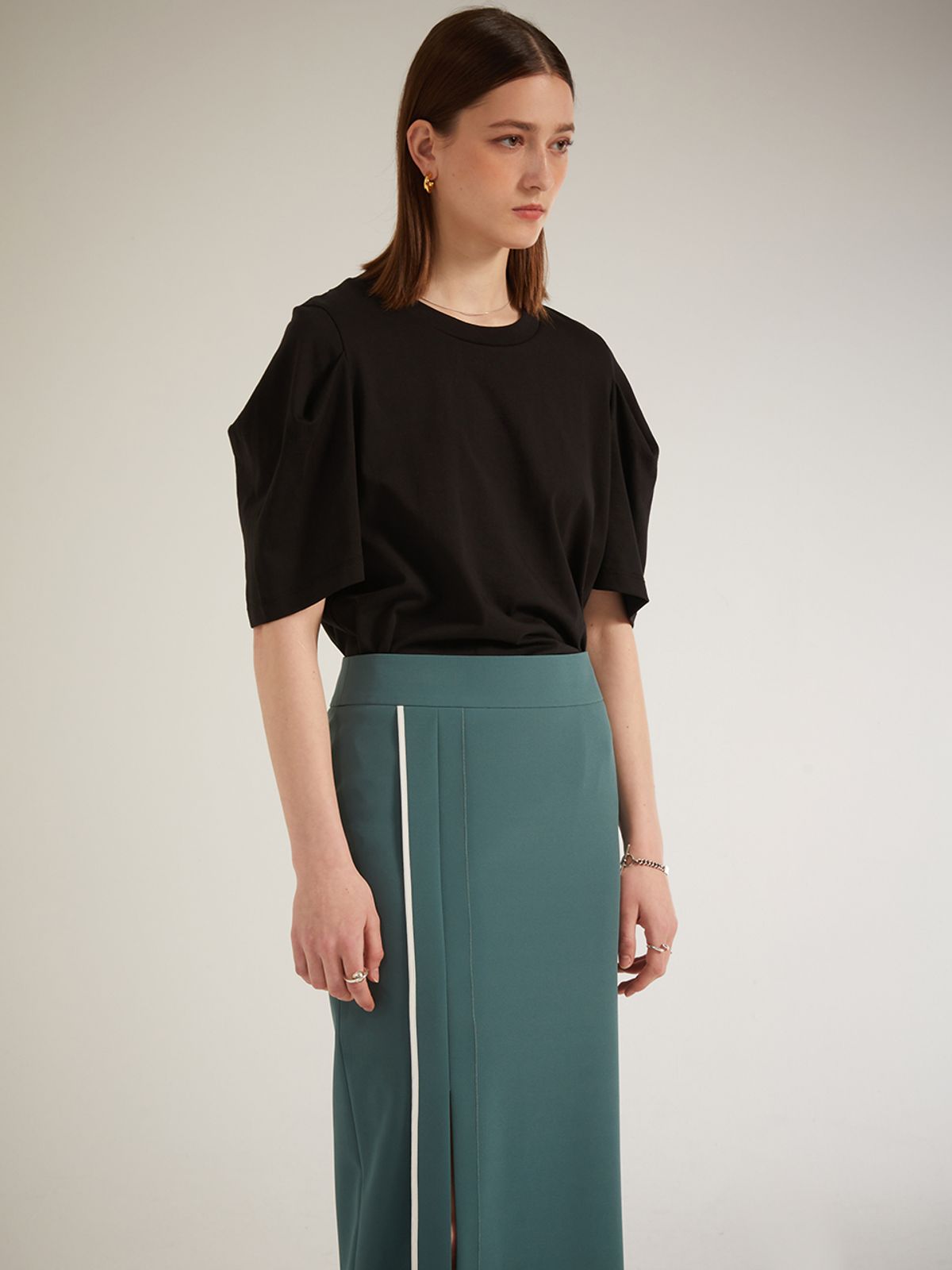 르이엘(LE YIEL) Midi Slit Skirt_Green 미디 슬릿 스커트_그린