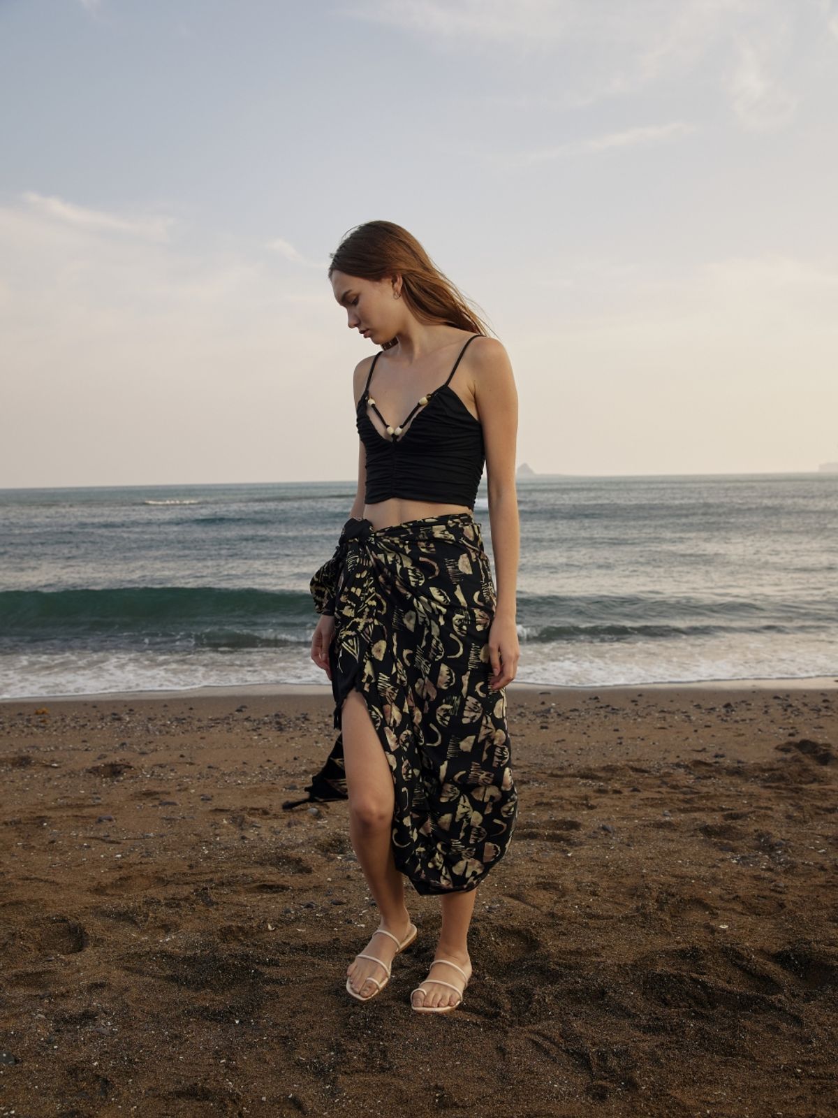 멧앤멜(MATT AND MEL) [Sarong] JEJU Sanbangsan - Black