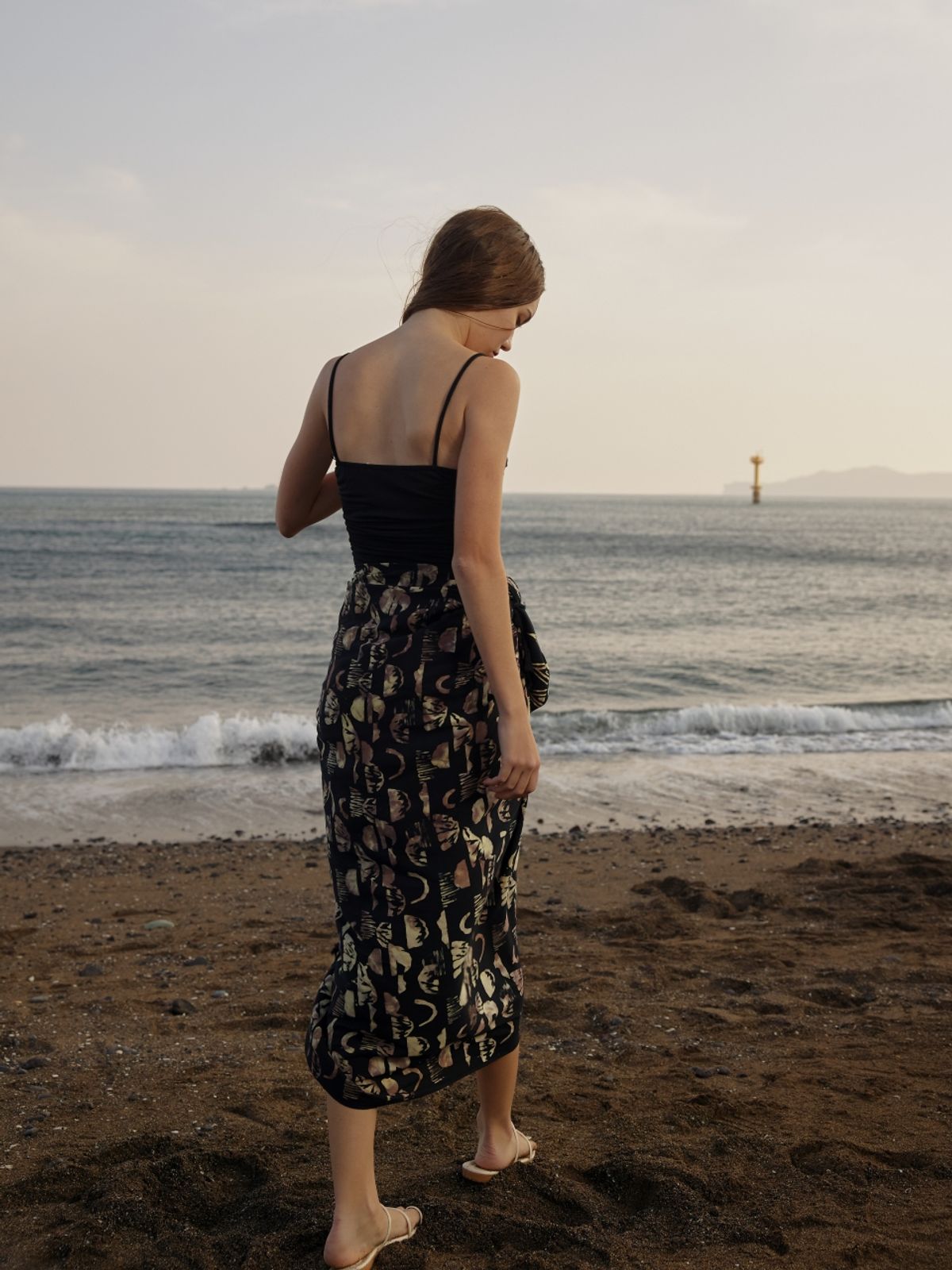 멧앤멜(MATT AND MEL) [Sarong] JEJU Sanbangsan - Black