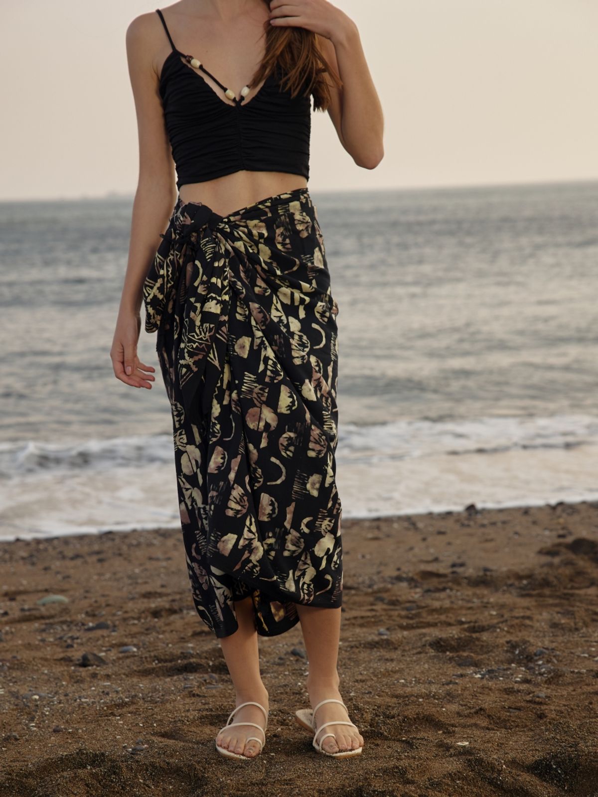 멧앤멜(MATT AND MEL) [Sarong] JEJU Sanbangsan - Black