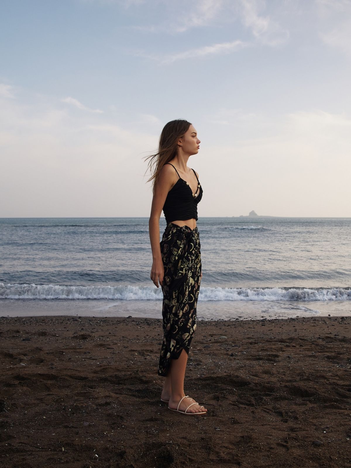 멧앤멜(MATT AND MEL) [Sarong] JEJU Sanbangsan - Black