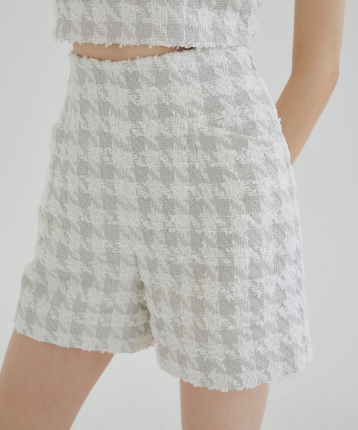 멀리온(MULLION) TWEED SHORT PANTS
