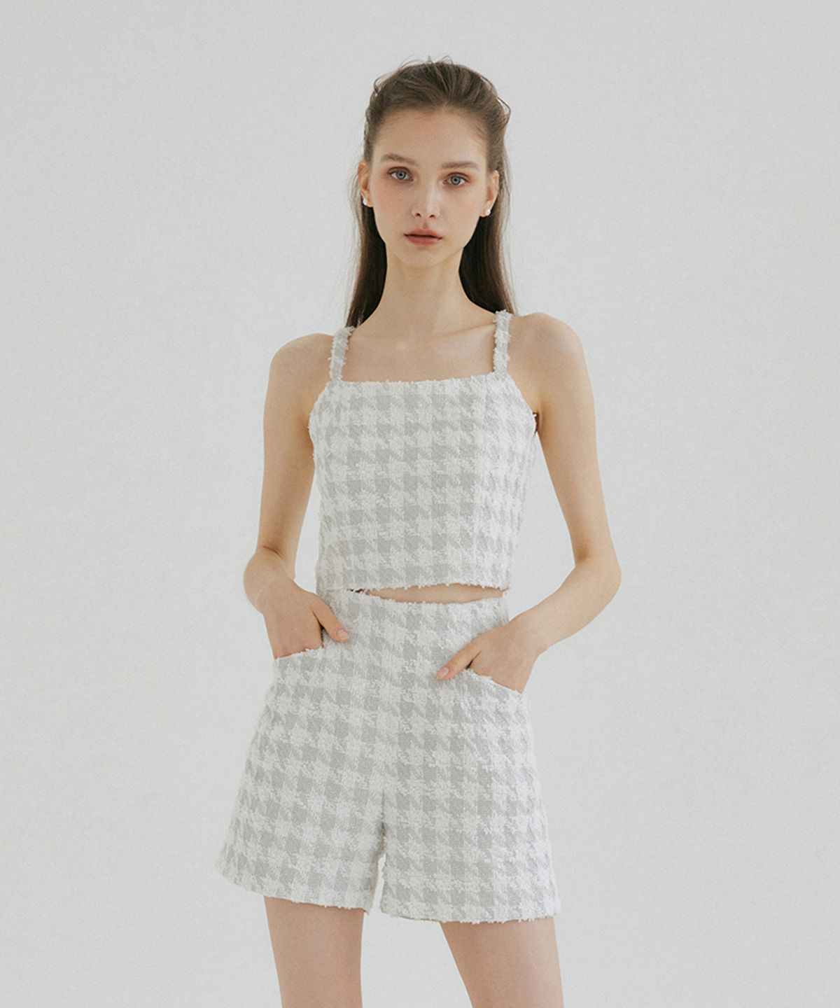 멀리온(MULLION) TWEED SHORT PANTS