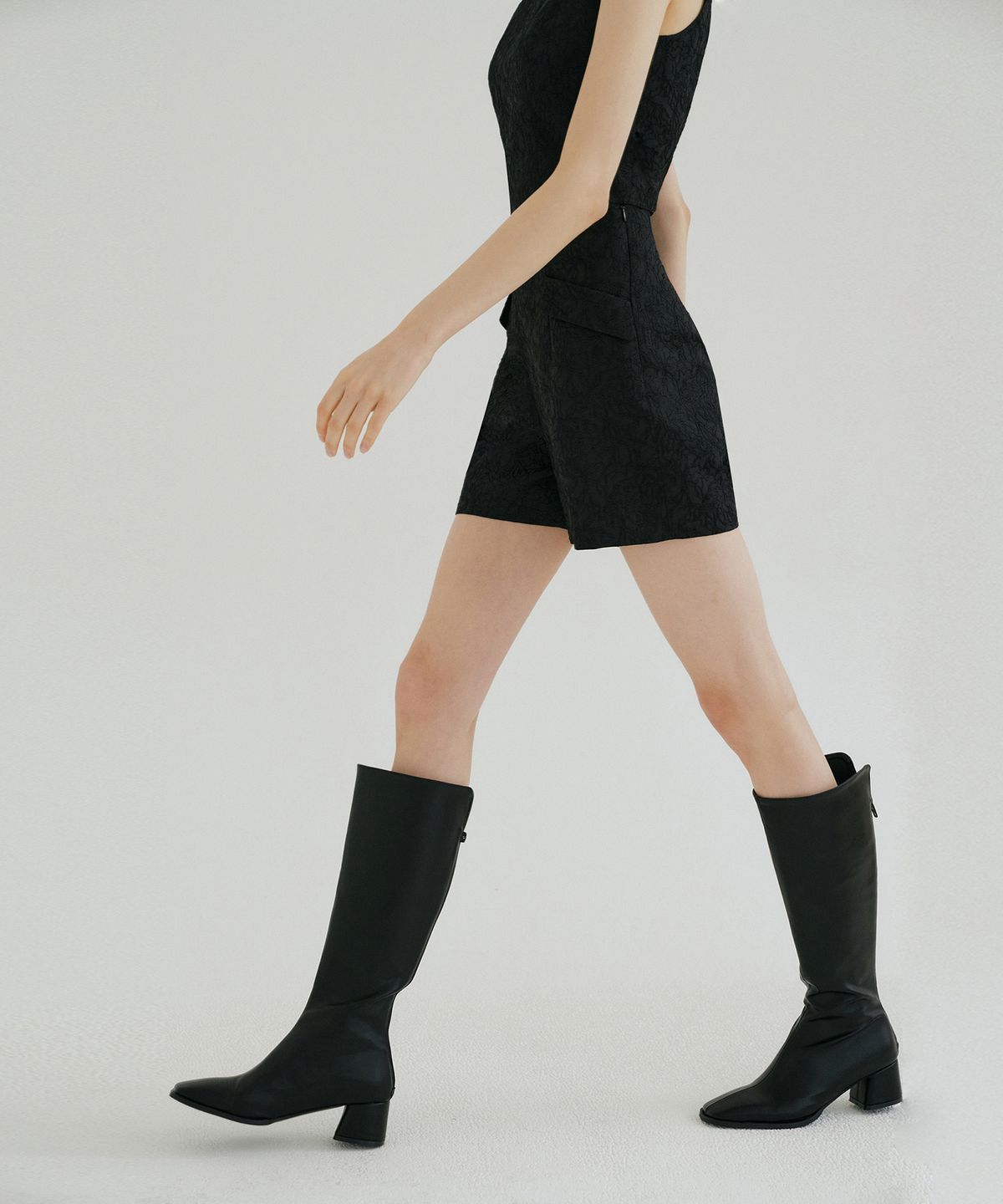 멀리온(MULLION) JACQUARD SHORT PANTS