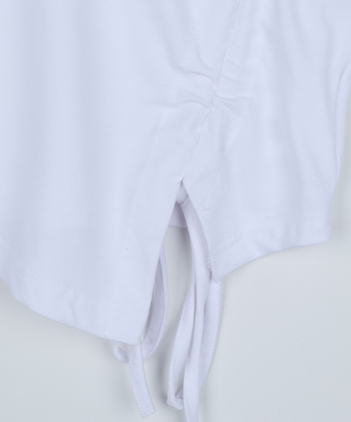 하이스쿨디스코(HIGH SCHOOL DISCO) HSD SYMBOL RIBBON POINT CROP TOP WHITE