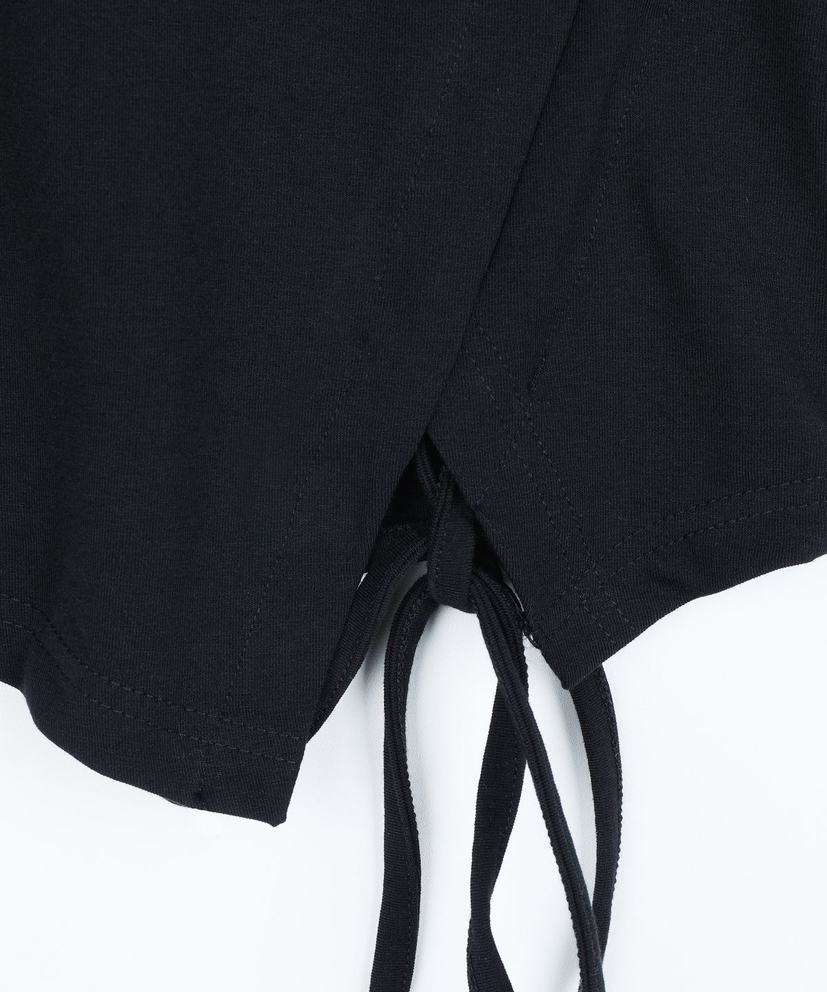 하이스쿨디스코(HIGH SCHOOL DISCO) HSD SYMBOL RIBBON POINT CROP TOP BLACK