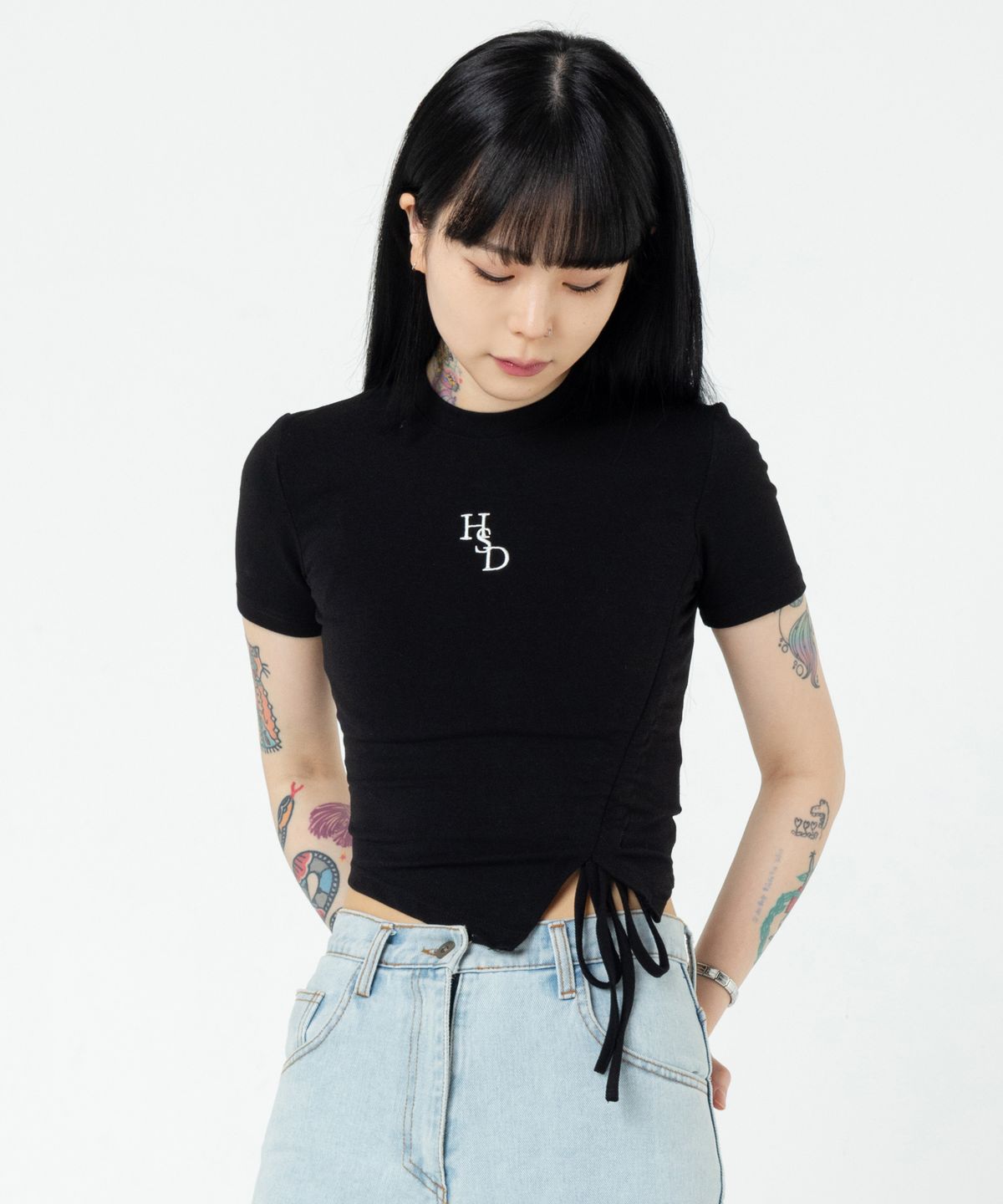 하이스쿨디스코(HIGH SCHOOL DISCO) HSD SYMBOL RIBBON POINT CROP TOP BLACK