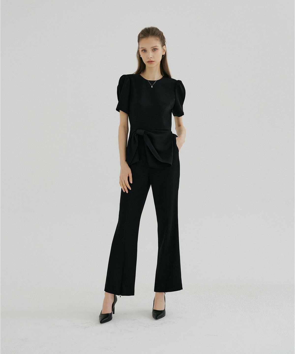 멀리온(MULLION) ZIPPER SLIT BOOTSCUT SLACKS
