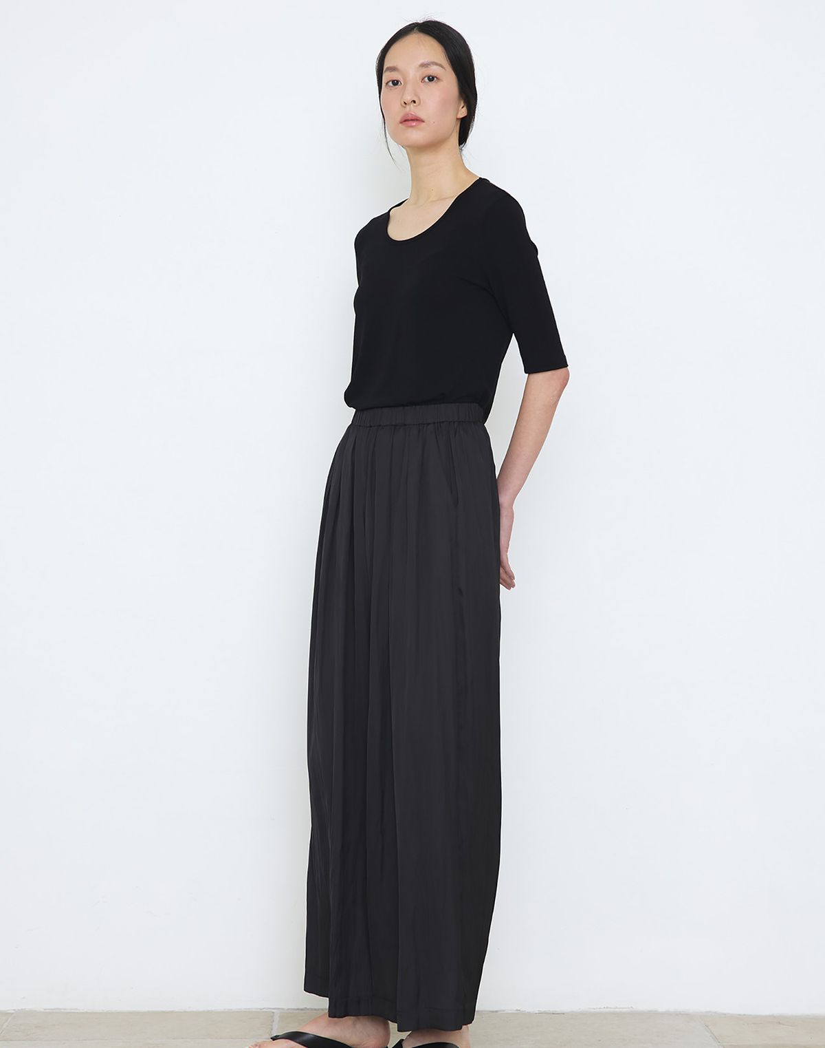 마누엘 에 기욤(MANUELLE ET GUILLAUME) Light summer crinkle pants