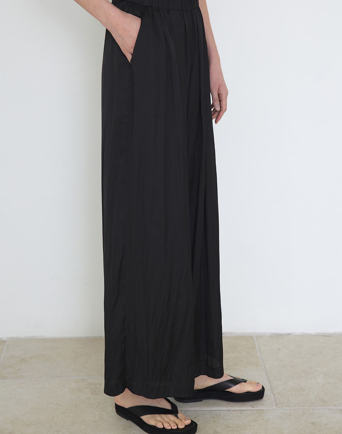 마누엘 에 기욤(MANUELLE ET GUILLAUME) Light summer crinkle pants
