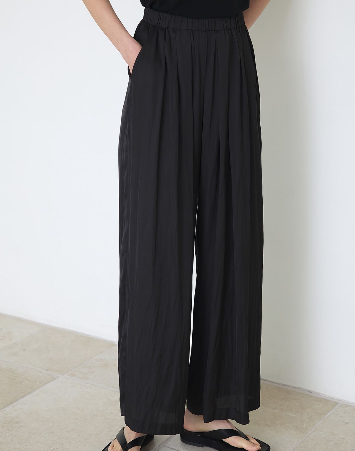 마누엘 에 기욤(MANUELLE ET GUILLAUME) Light summer crinkle pants