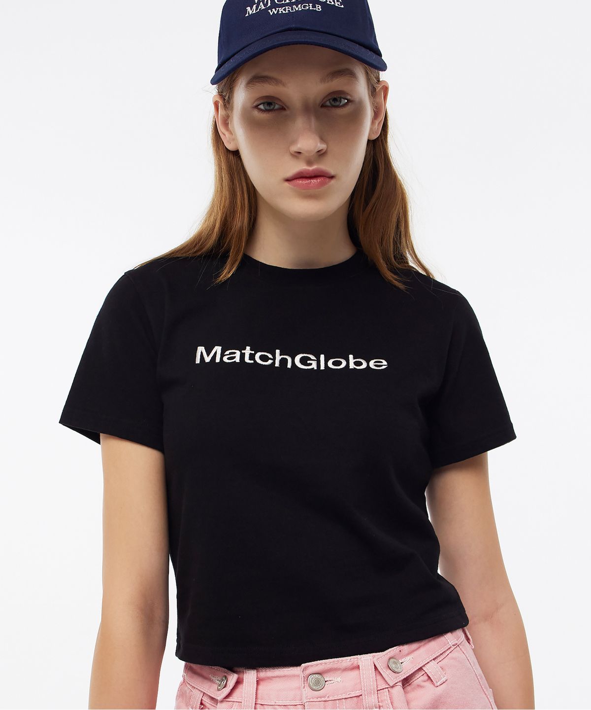 매치글로브(MATCHGLOBE) 베이직 엠브로이더리 크롭티 (블랙)