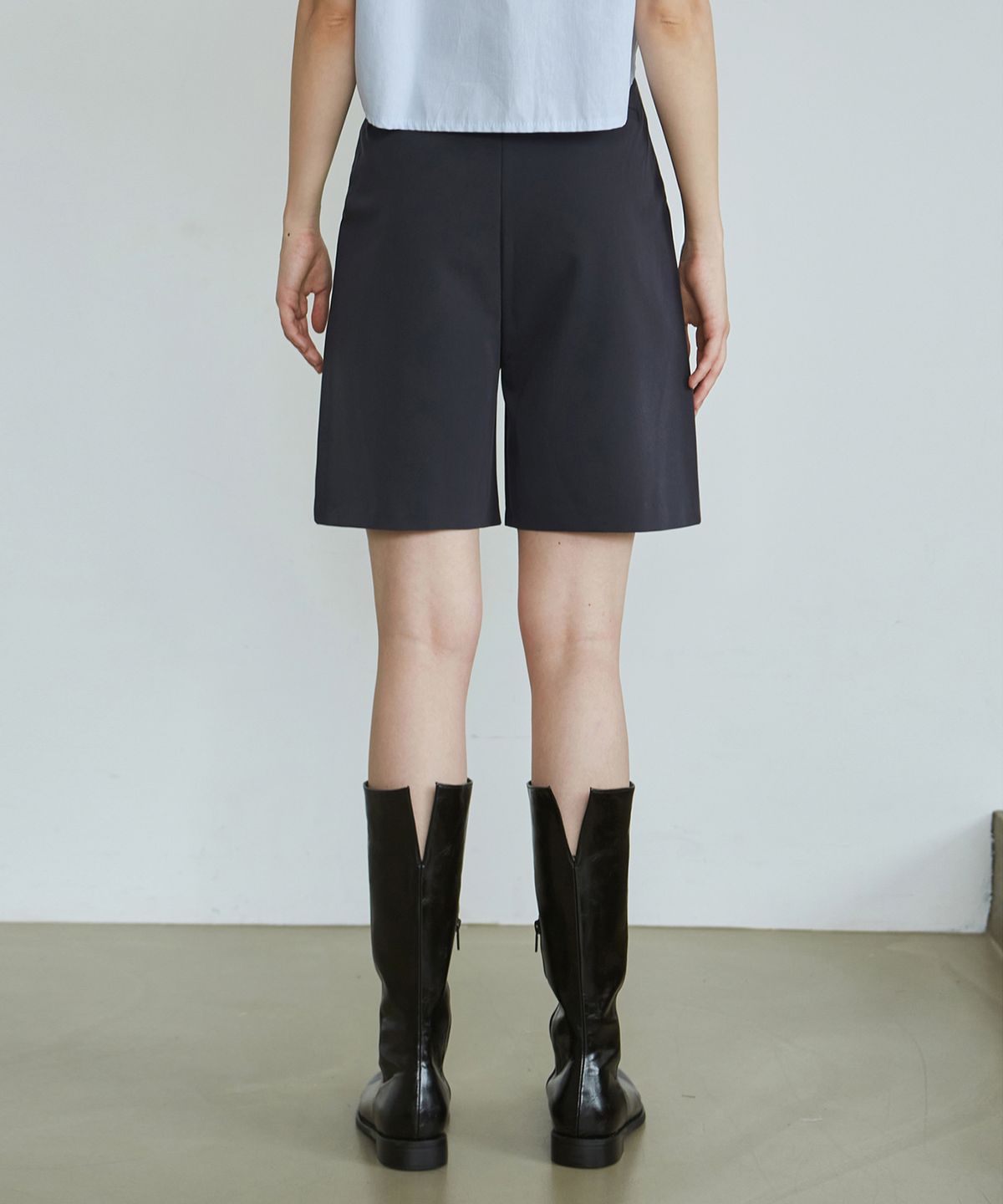 닉앤니콜(NICK&NICOLE) TWO PINTUCK BERMUDA PANTS_NAVY