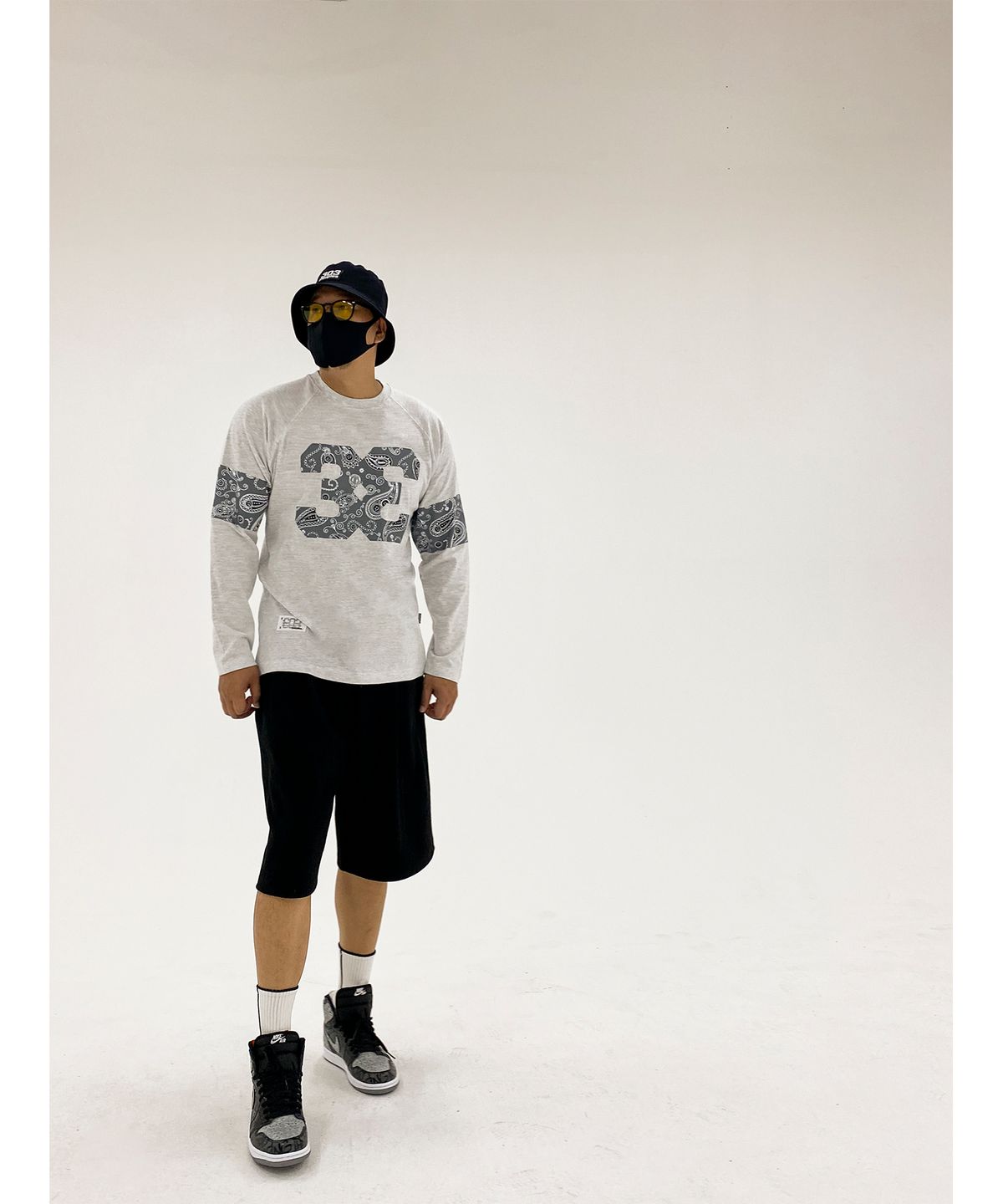 303피플즈(303PEOPLES) LTS22014 페이즐리 로고 티셔츠 그레이
