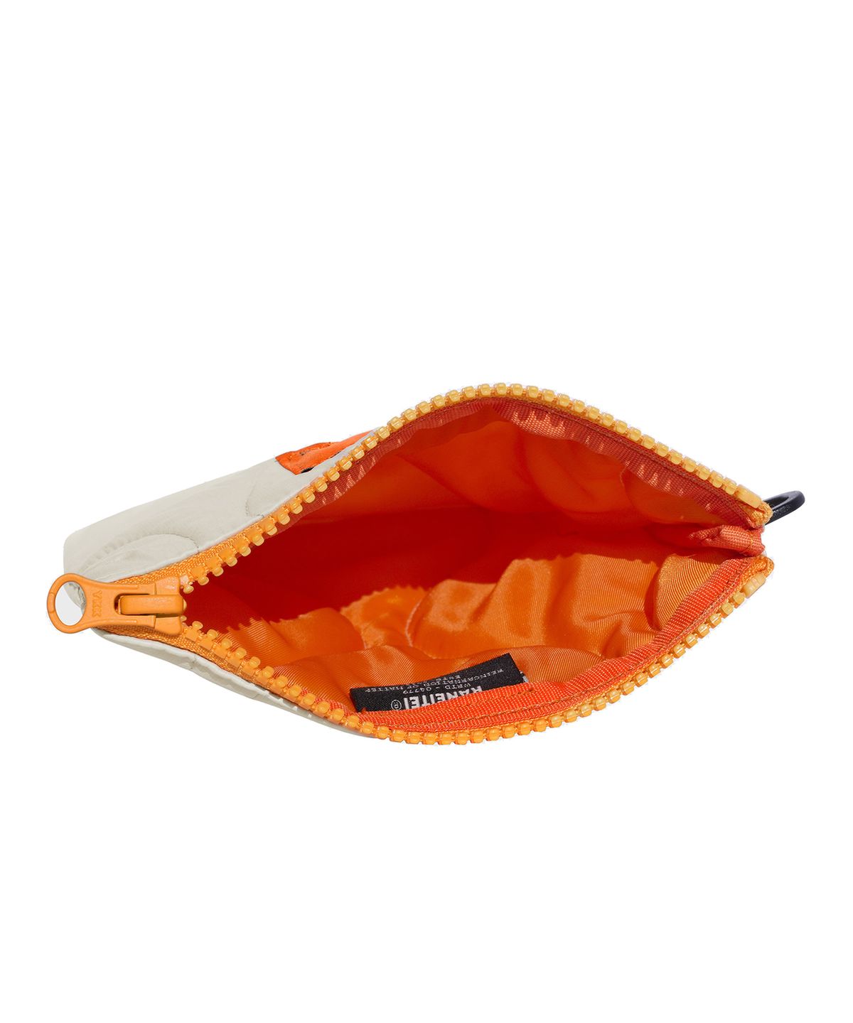 카네이테이(KANEITEI) POM QUILTED FLAT POUCH (IVORY) / RECYCLED