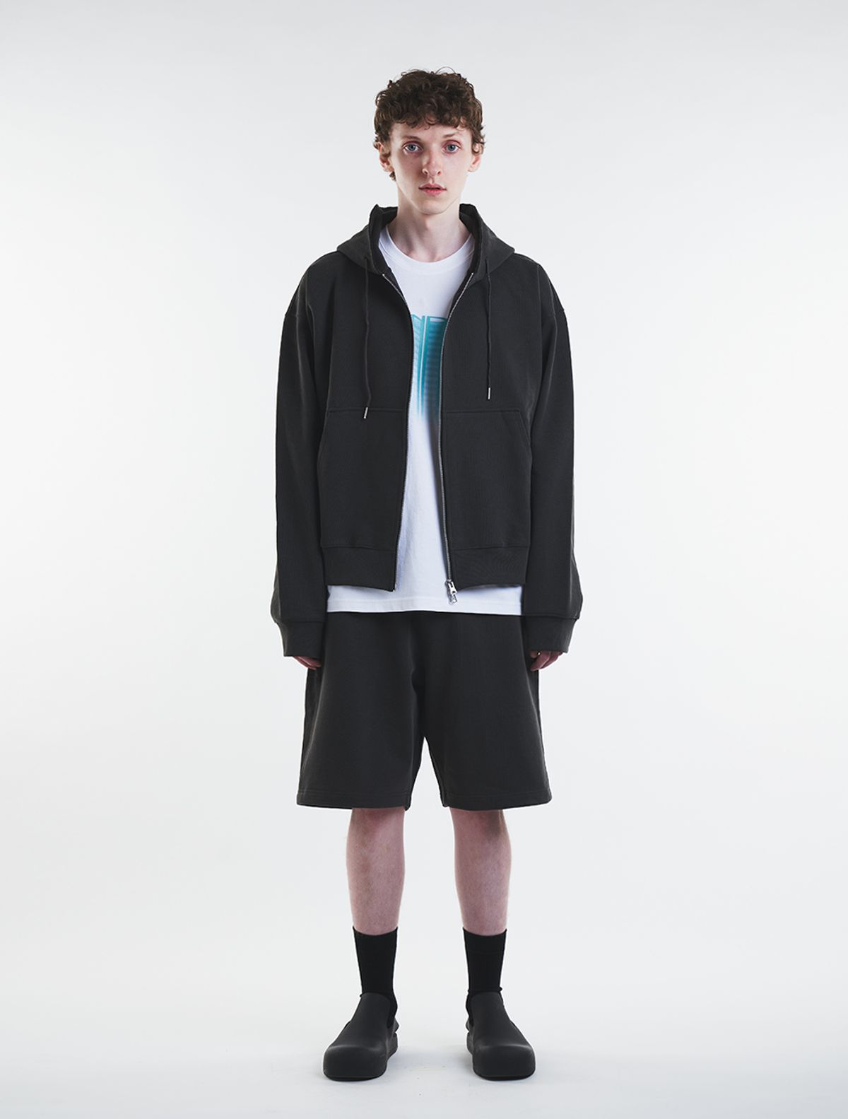 데호(DEHO) CUTTING SWEAT HALF PANTS [Black]