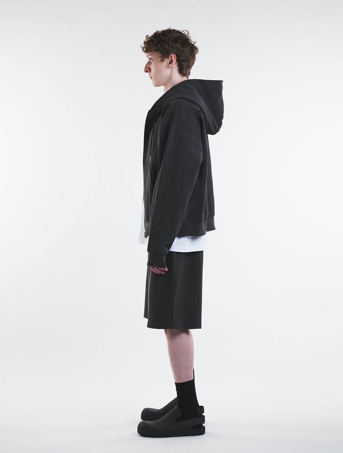 데호(DEHO) CUTTING SWEAT HALF PANTS [Black]
