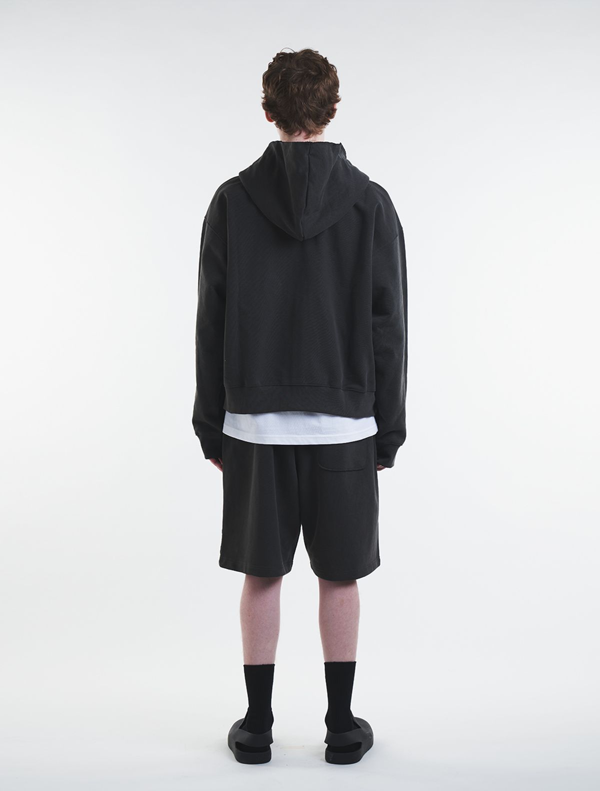 데호(DEHO) CUTTING SWEAT HALF PANTS [Black]