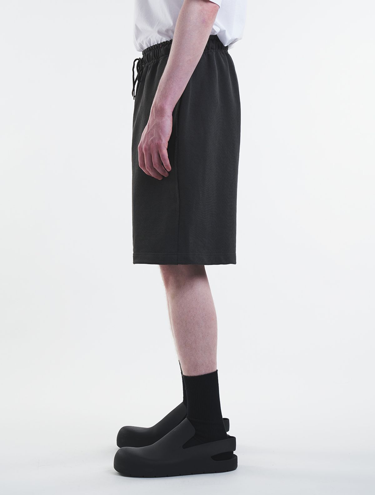 데호(DEHO) CUTTING SWEAT HALF PANTS [Black]