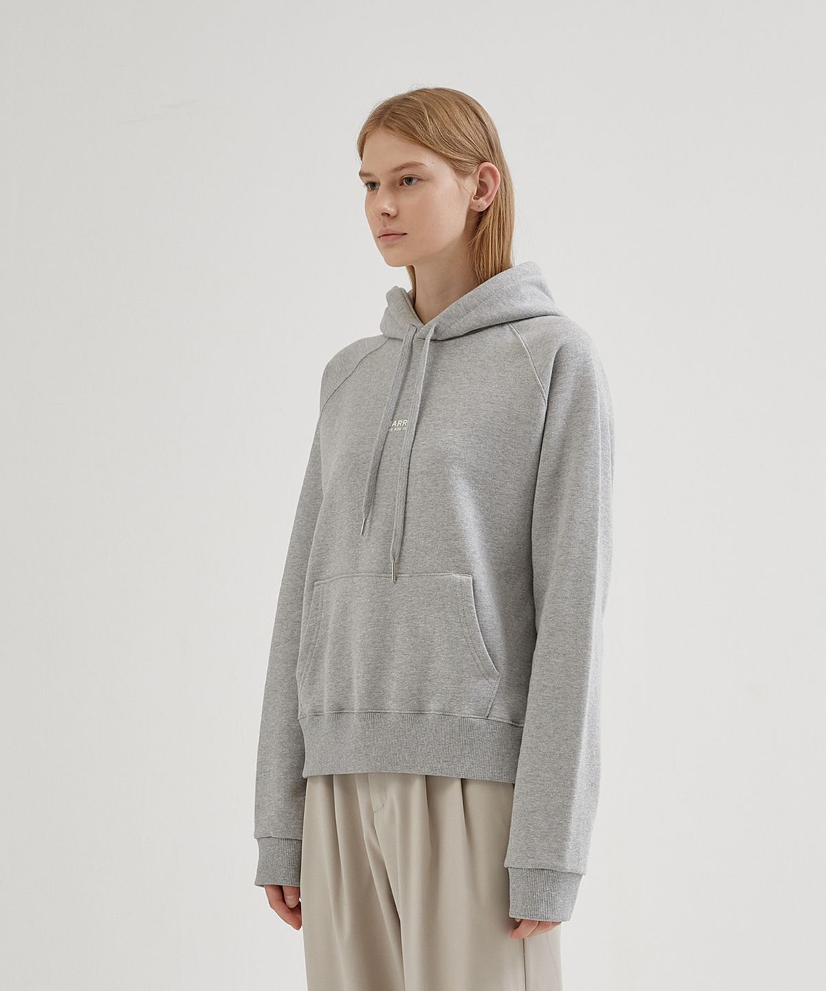 마롯(MARROT) SHORT BASIC HOOD SWEATSHIRT_GREY