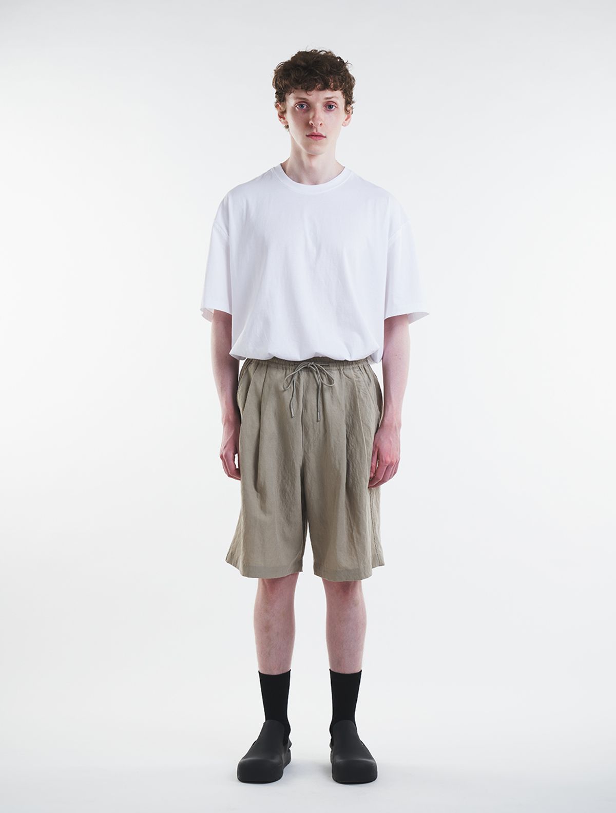 데호(DEHO) TWO TUCK STRING SHORTS [Khaki]