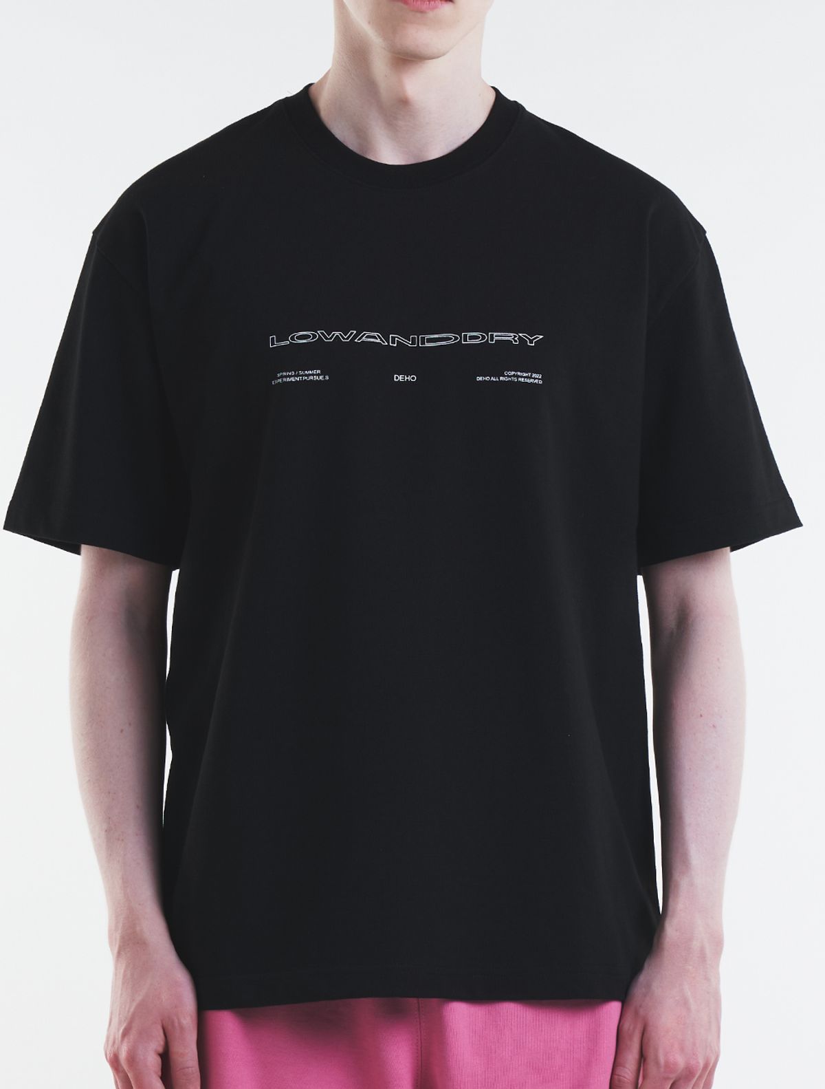 데호(DEHO) TEXT LOGO HALF SLEEVE [Black]