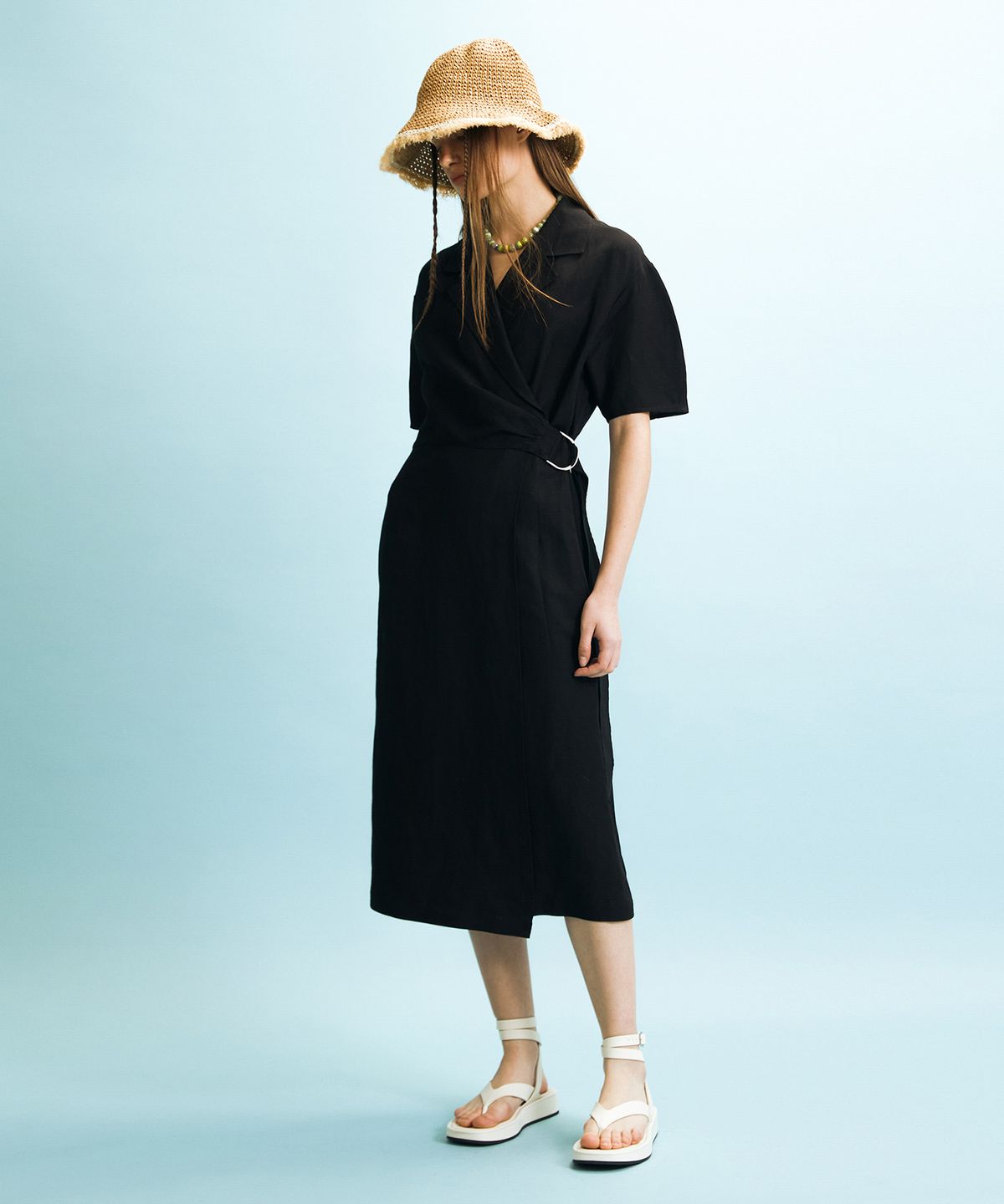 엔오르 스튜디오(ENOR STUDIO) SHIRRED WRAP DRESS - BLACK