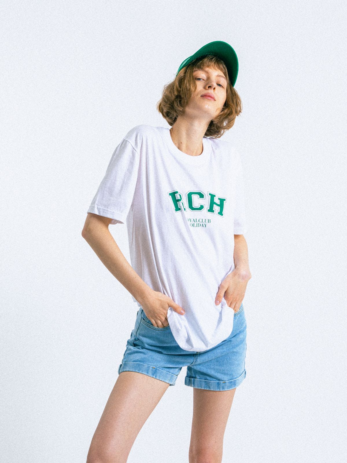 로열클럽홀리데이(ROYAL CLUB HOLIDAY) RCH 빅로고 반팔 티셔츠 화이트