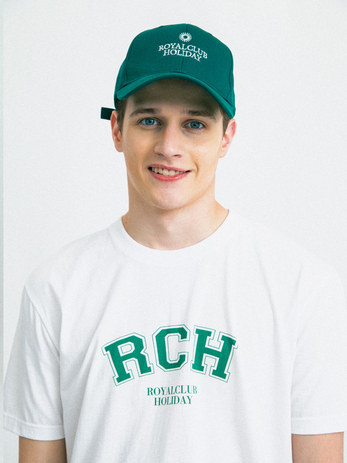 로열클럽홀리데이(ROYAL CLUB HOLIDAY) RCH 빅로고 반팔 티셔츠 화이트