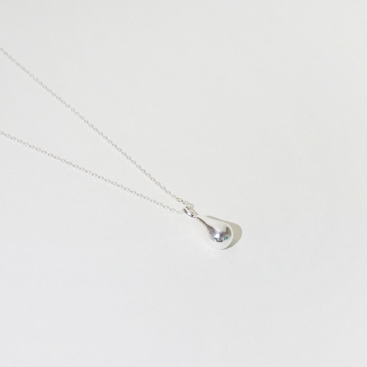 스틸 인스턴트(STILL INSTANT) Curve Motion - Necklace 01