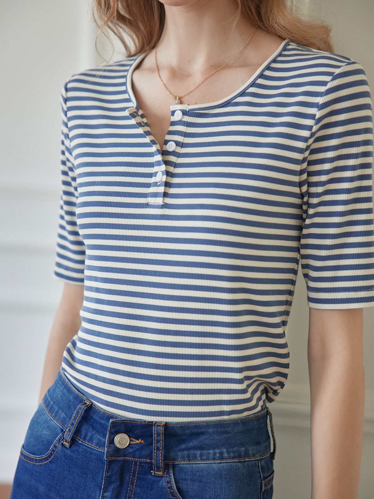 심플레트로(SIMPLE RETRO) Claire Striped Blue Two-Piece Knitted T-Shirt