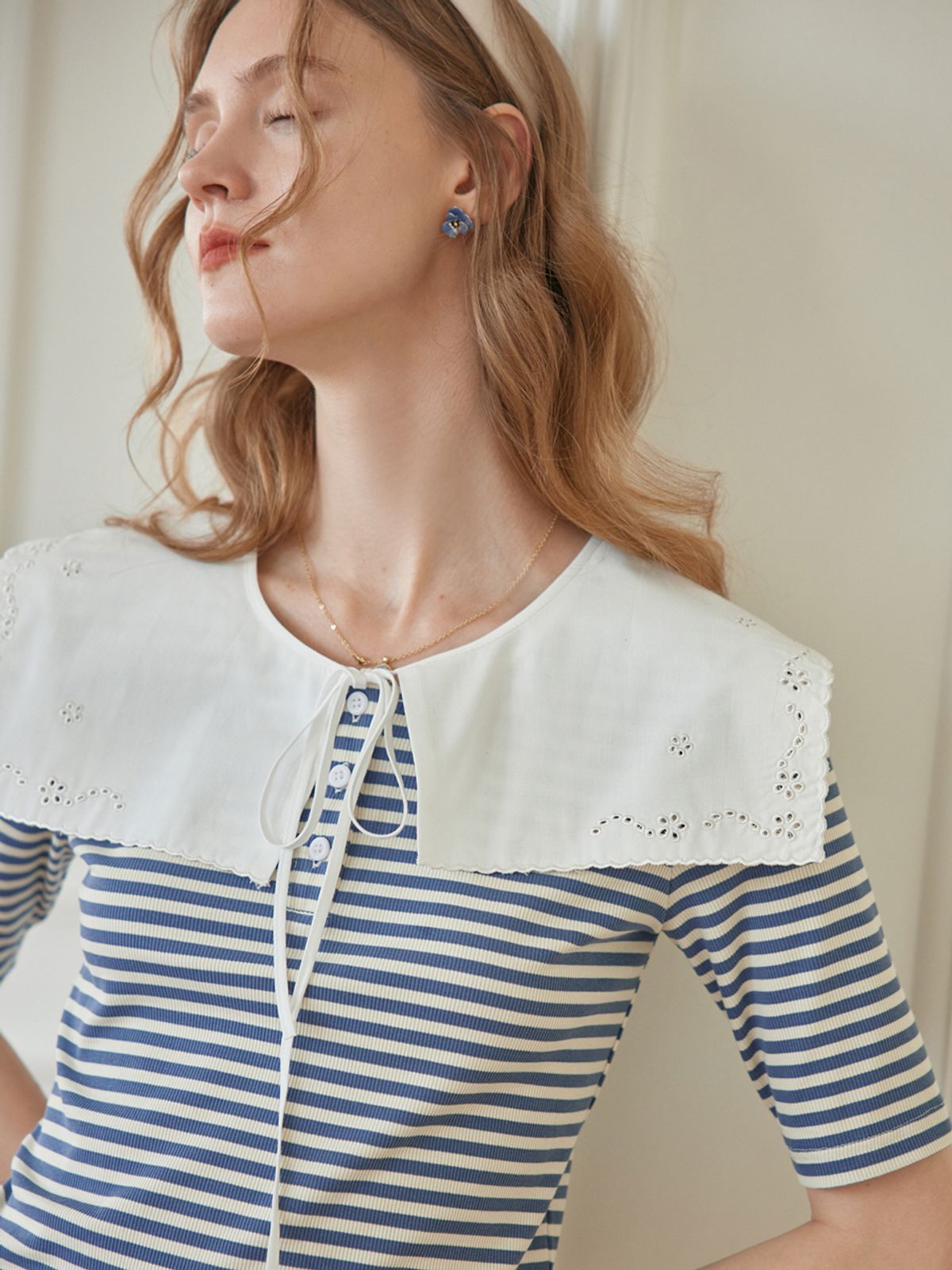 심플레트로(SIMPLE RETRO) Claire Striped Blue Two-Piece Knitted T-Shirt
