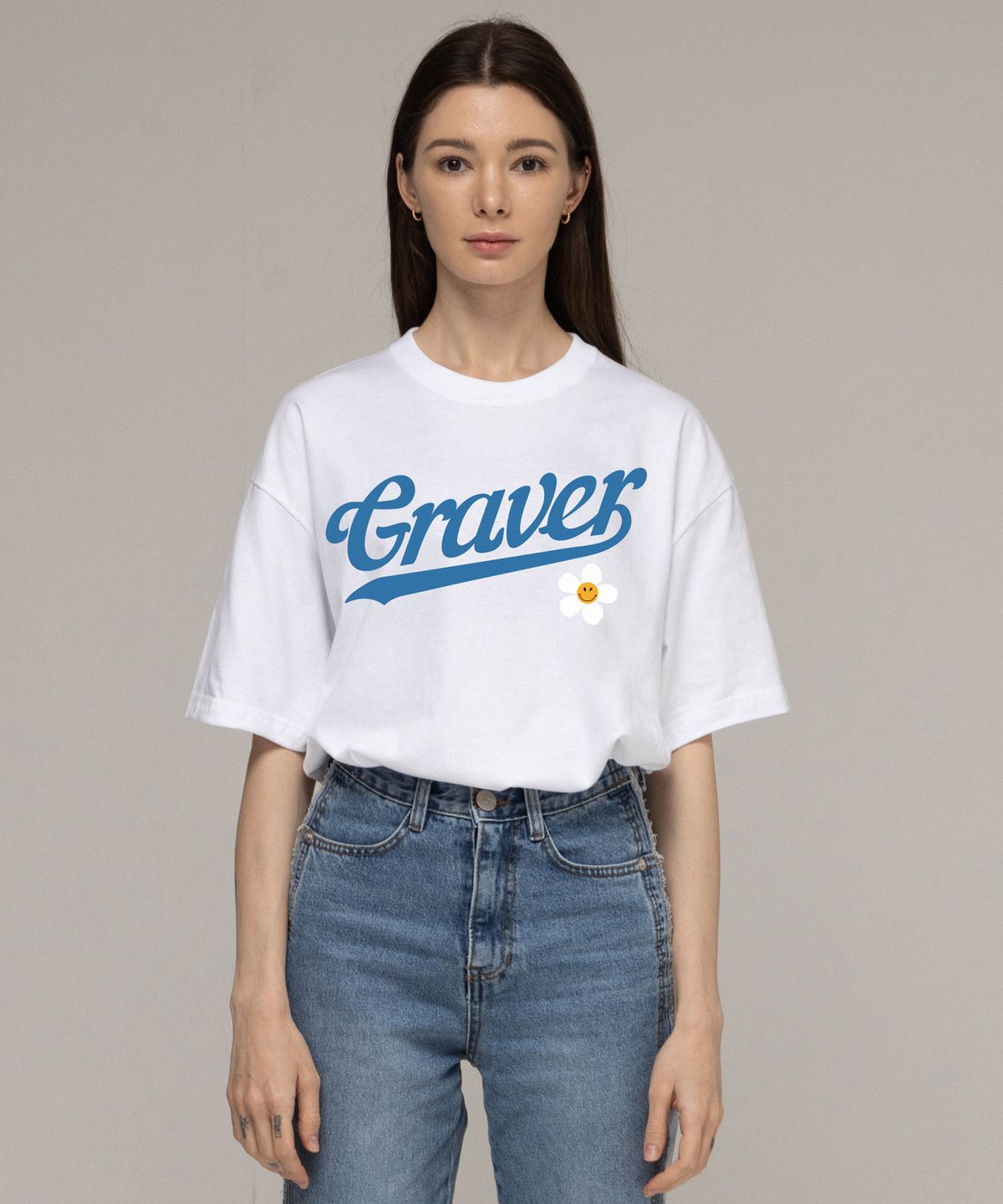그레이버(GRAVER) [UNISEX]베이스볼 로고 플라워스마일 반팔티_화이트