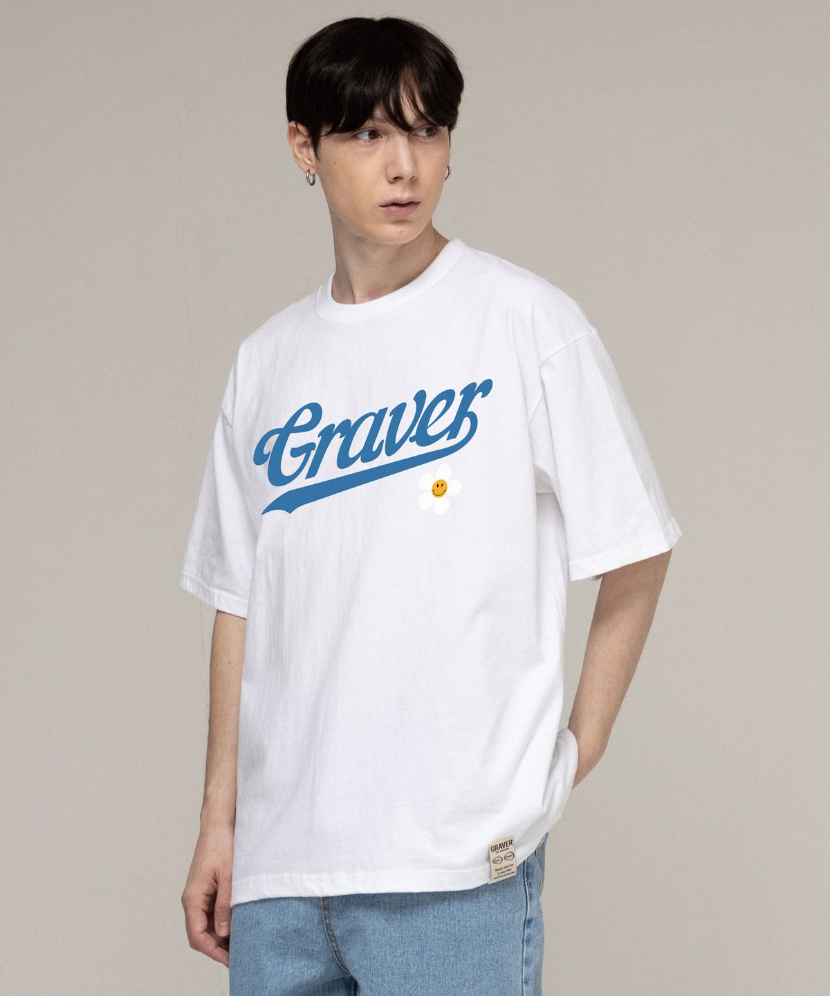 그레이버(GRAVER) [UNISEX]베이스볼 로고 플라워스마일 반팔티_화이트