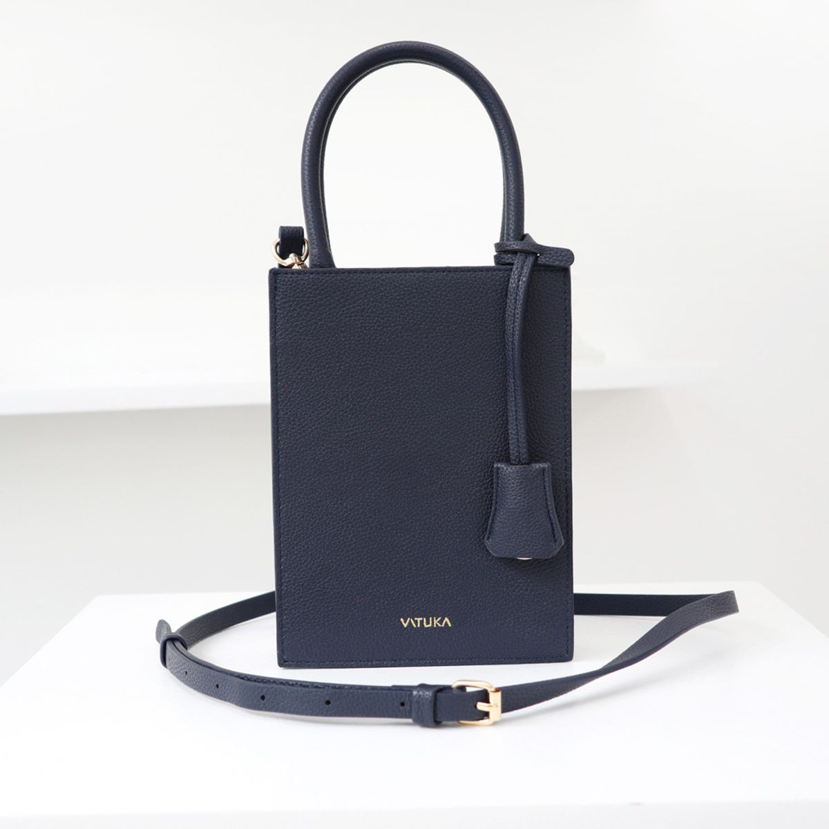 바투카(VATUKA) Emilyline Bag (에밀리라인백) Navy 미니 핸드폰가방