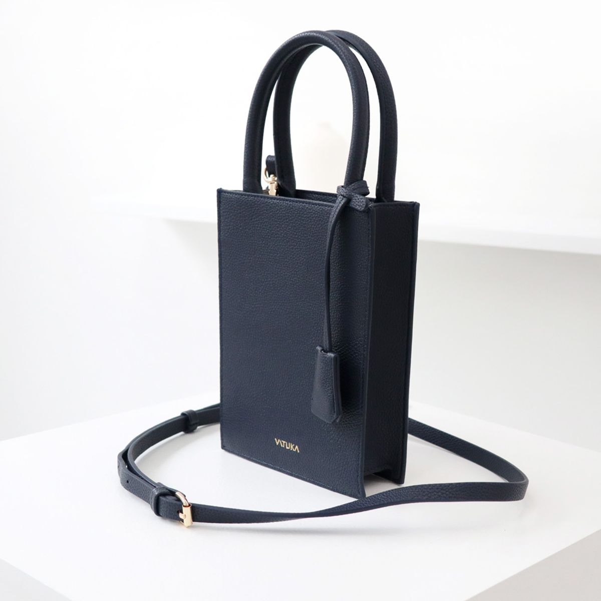 바투카(VATUKA) Emilyline Bag (에밀리라인백) Navy 미니 핸드폰가방