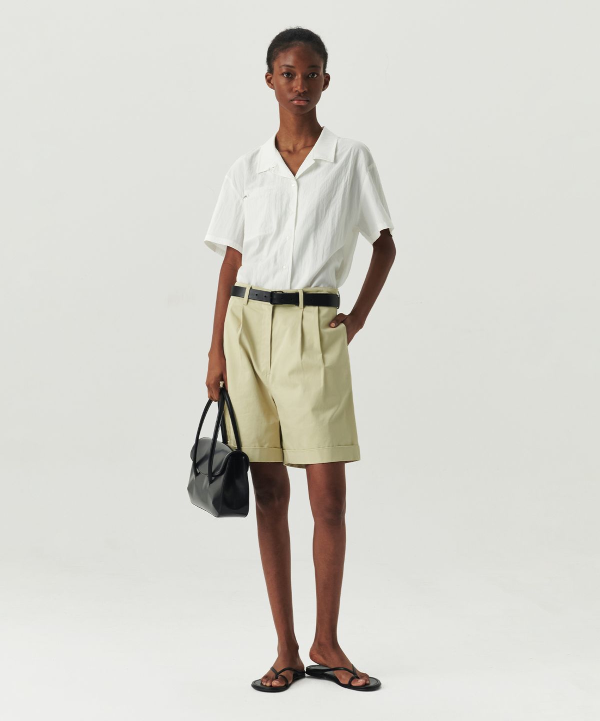 르바(LEVAR) Cotton Chino Short Pants - Beige