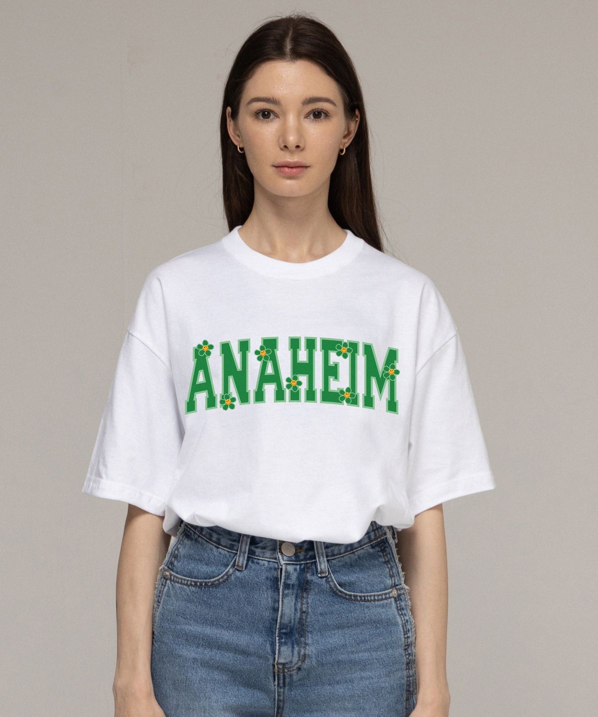 그레이버(GRAVER) [UNISEX]ANAHEIM 로고 플라워스마일 반팔티_화이트
