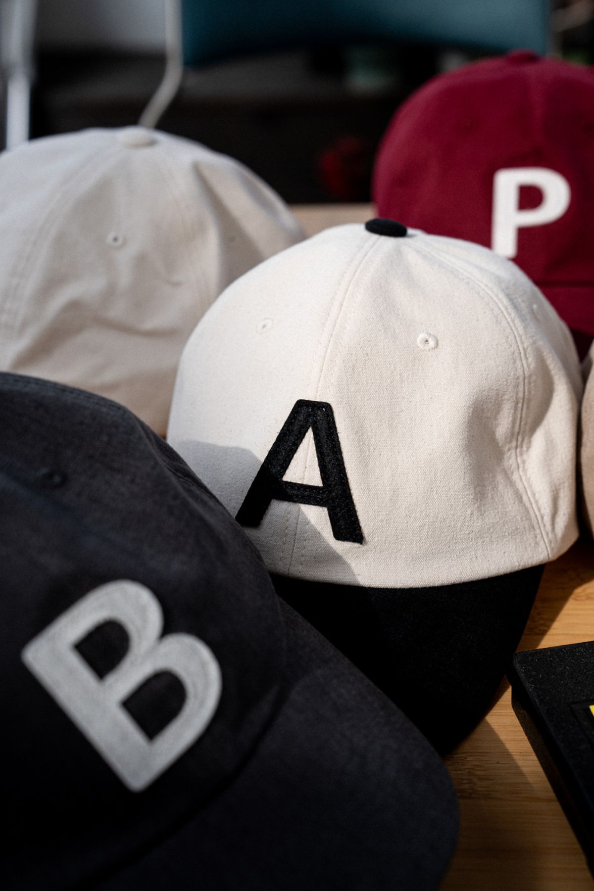 아스트레이(ASTLAY) Canvas Baseball Cap (Cream/Black)